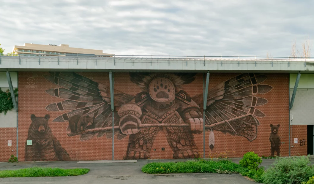 Dans le cadre du projet PAM 2020, l'artiste Ruben Carrasco a réalisé deux murales à Montréal, au cœur du quartier Sainte-Marie, pour célébrer et promouvoir le respect de l'environnement.